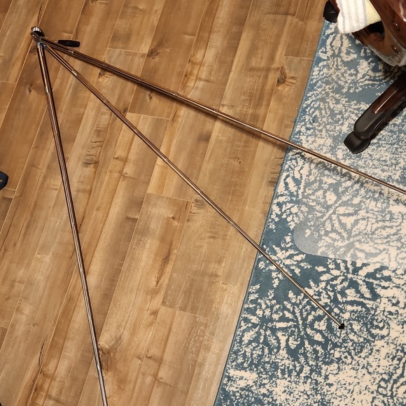 Tripod - Picture 4 of 4